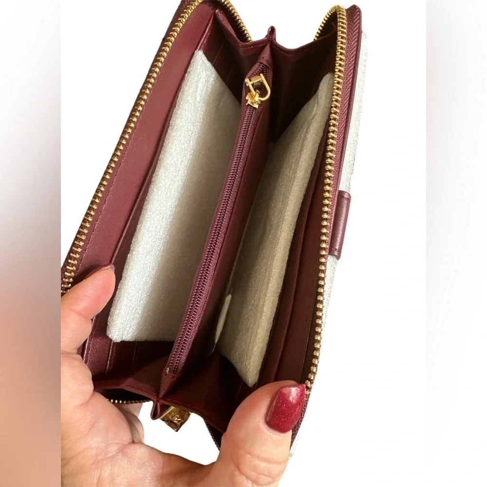 Badgley Mischka NWT phone wallet wristlet‎ PLUM Purple
